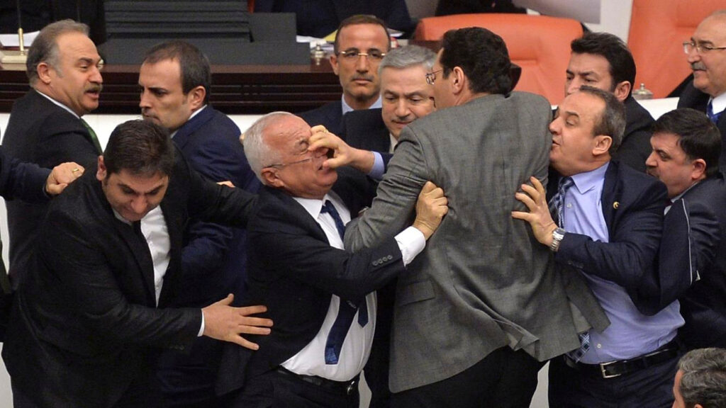 19 consejos para defenderte de los ataques políticos. Construir la propia imagen demanda mucho tiempo
