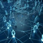 De disfraces de delfín a deepfakes: Lo que 20 años de campañas en la era digital nos enseñan sobre los próximos 20