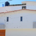 Balean ex casa del gobernador con licencia de Sinaloa; Sheinbaum descarta que esté prófugo