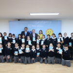 NIÑAS Y NIÑOS DE CUARTO DE  PRIMARIA PUBLICAN LIBRO CON MÁS DE 100 HISTORIAS