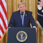 Trump anuncia desclasificación de documentos que probarían interferencia extranjera en la elección de 2020