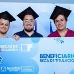 SI ESTÁS POR TERMINAR TU CARRERA, SOLICITA UNA BECA PARA OBTENER TU TÍTULO