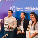 RECONOCEN LA ENTREGA Y VOCACIÓN DE LOS MÉDICOS VETERINARIOS DE AGUASCALIENTES