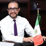 Hugo Eric Flores anuncia su licencia para dirigir a su nuevo partido PAZ