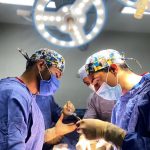 CON MÁS DE 200 TRASPLANTES EXITOSOS, JOSUÉ OLIVARES SE CONSOLIDA COMO UNO DE LOS MEJORES MÉDICOS EN EL PAÍS
