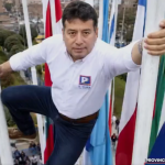Alcalde de Perú se viraliza por spot al estilo Spiderman para presumir obras