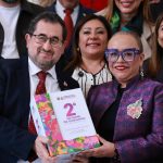 Cravioto entrega segundo informe de Clara Brugada al Congreso de CDMX 