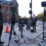 Con orden judicial, CNN, MS NOW y Politico vuelven a la cobertura informativa en La Casa Blanca