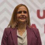 Clara Luz Flores responde a críticas en Morena por su destape en NL