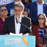 Eugenio Derbez advierte que la comunidad latina en EU enfrenta intimidación para no votar