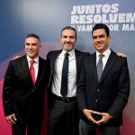 Informe de Adrián de la Garza reúne a dirigentes del PRI y PAN; Alito el único en presumir encuentro en redes